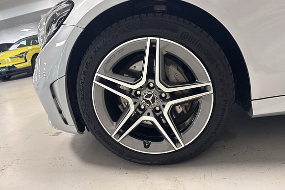 Mercedes-Benz C200 7 of 9