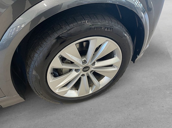Audi Q6 e-tron 8 of 26