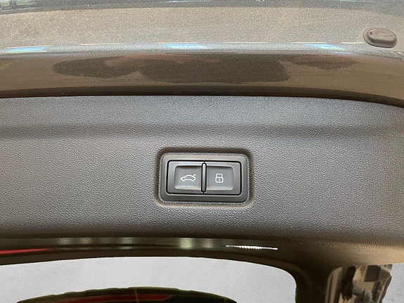 Audi Q6 e-tron 18 of 26