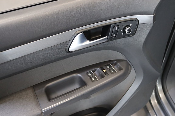 Volkswagen Touran 12 of 24