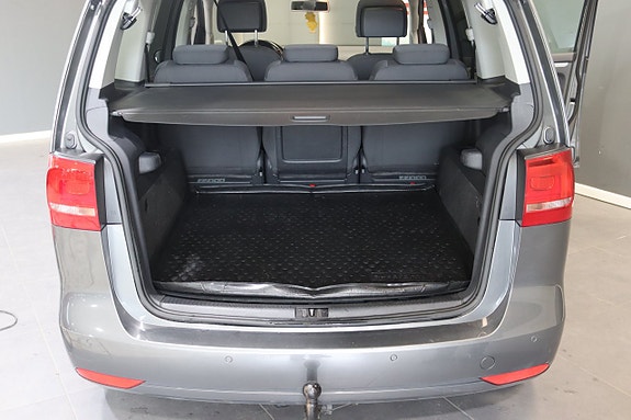 Volkswagen Touran 24 of 24