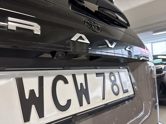 Toyota RAV4 14 of 18