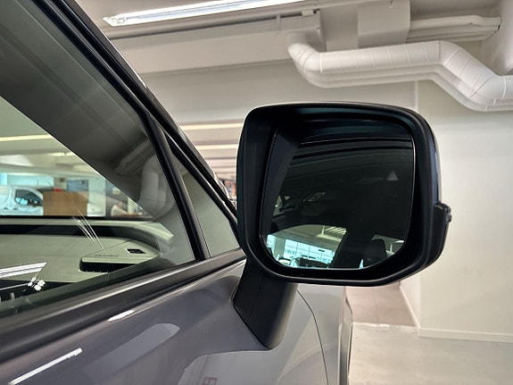 Toyota RAV4 12 of 18