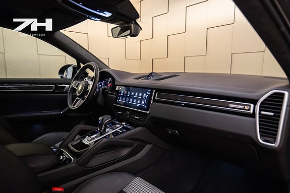 Porsche Cayenne Coupe 15 of 25