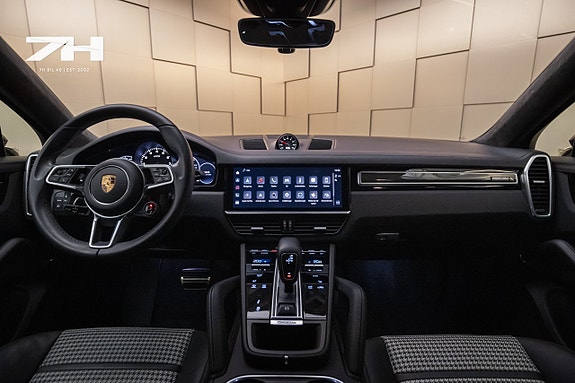 Porsche Cayenne Coupe 13 of 25