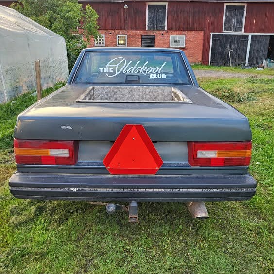 Volvo 740 3 of 4