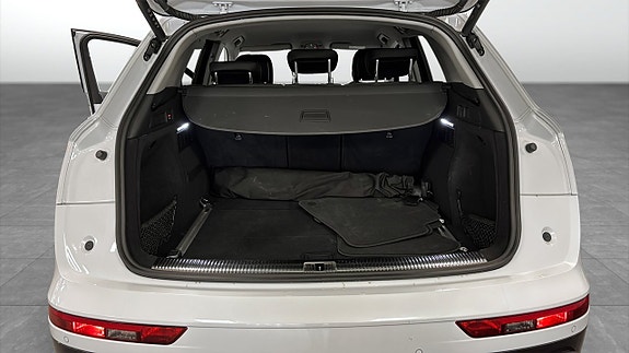 Audi Q5 12 of 18