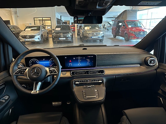 Mercedes-Benz V300 d 8 of 15