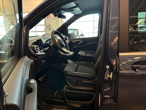 Mercedes-Benz V300 d 10 of 15