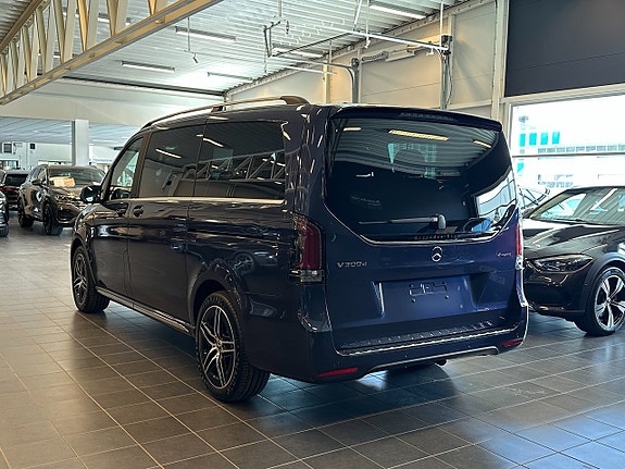 Mercedes-Benz V300 d 4 of 15