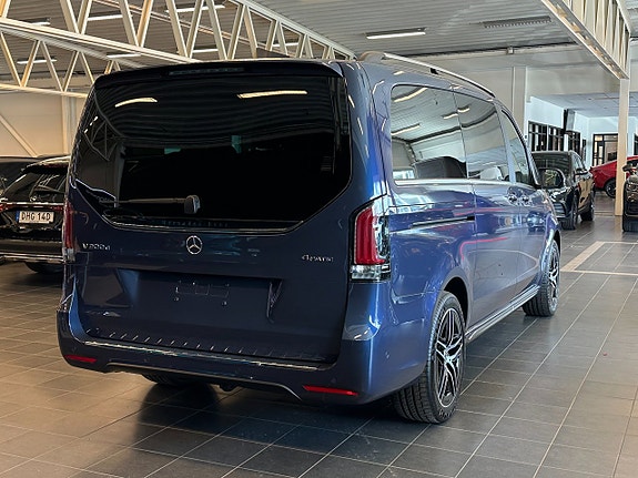 Mercedes-Benz V300 d 6 of 15