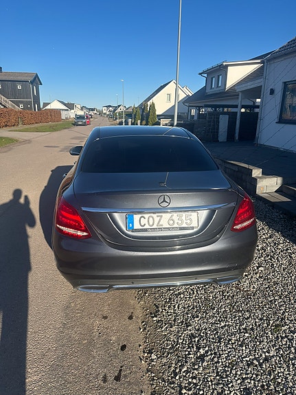 Mercedes-Benz C180 2 of 8