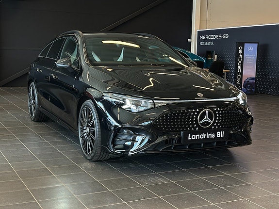 Mercedes-Benz CLA350 3 of 5