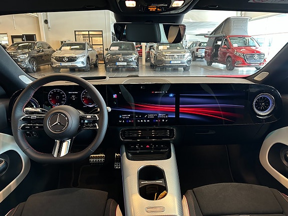 Mercedes-Benz CLA350 8 of 15