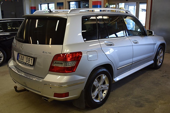 Mercedes-Benz GLK320 5 of 5