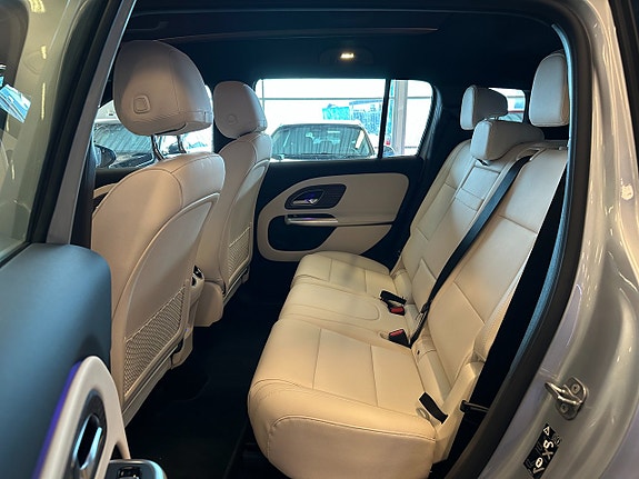 Mercedes-Benz GLB250+ 11 of 14
