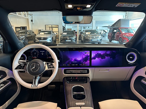 Mercedes-Benz GLB250+ 8 of 14