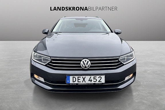 Volkswagen Passat 2 of 5
