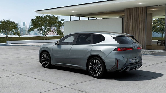BMW iX3 9 of 10