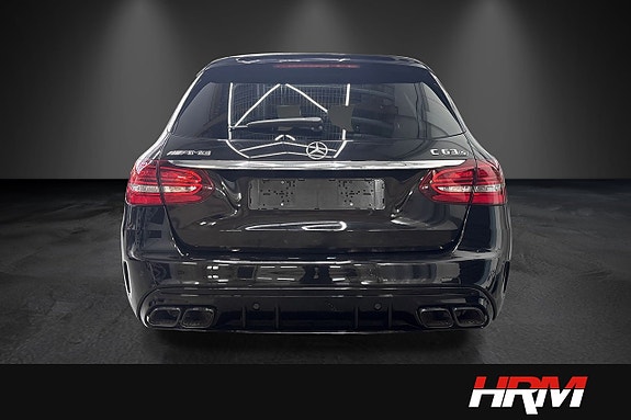 Mercedes-Benz C63 4 of 5