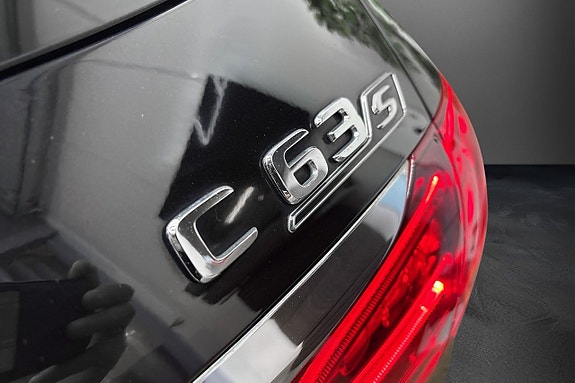 Mercedes-Benz C63 16 of 18