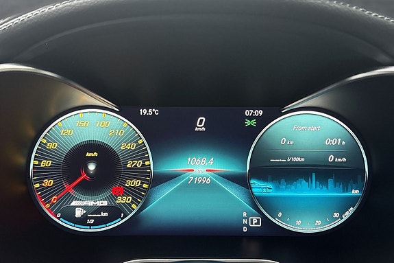 Mercedes-Benz C63 9 of 18