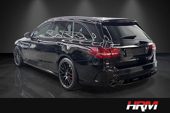 Mercedes-Benz C63 3 of 5