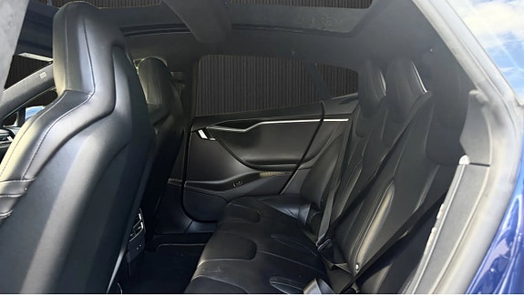 Tesla Model S 11 of 12