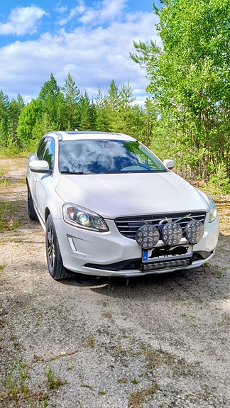 Volvo XC60 2 of 5