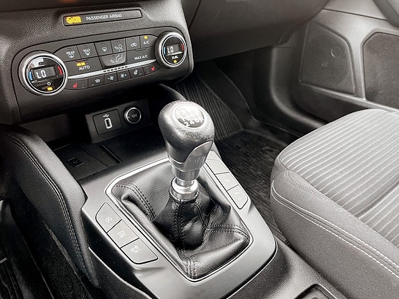 Ford Focus 10 of 15