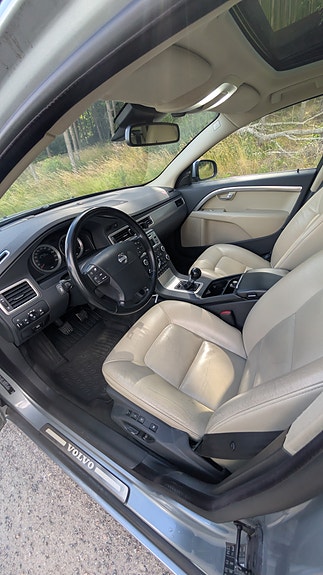 Volvo V70 9 of 12