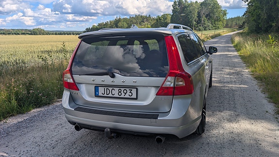 Volvo V70 4 of 12