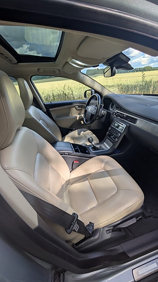 Volvo V70 10 of 12