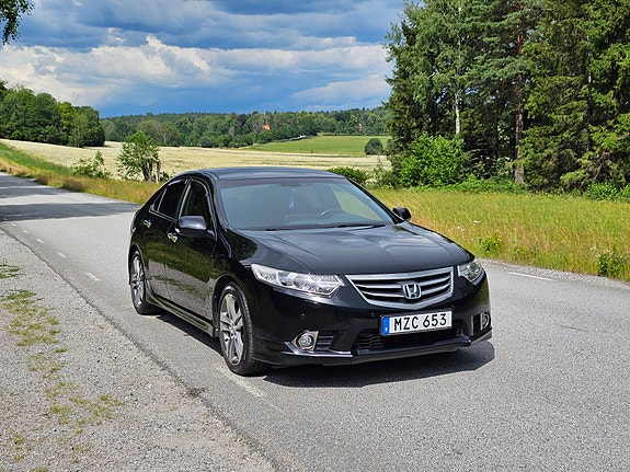 Honda Accord 2 of 13