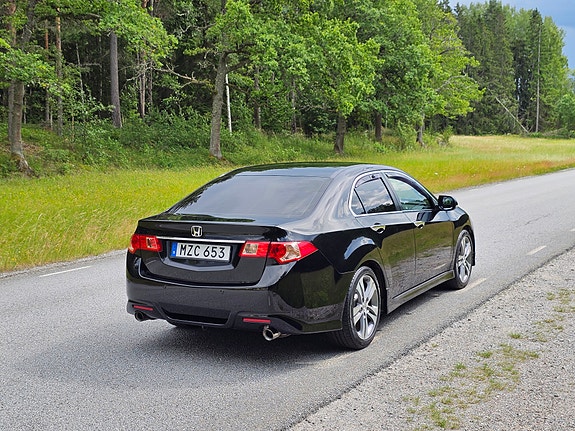 Honda Accord 8 of 13
