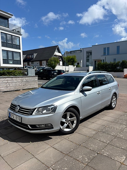 Volkswagen Passat 2 of 5