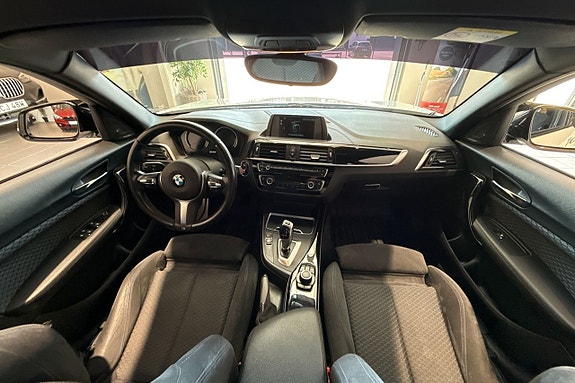 BMW 118i 12 of 30