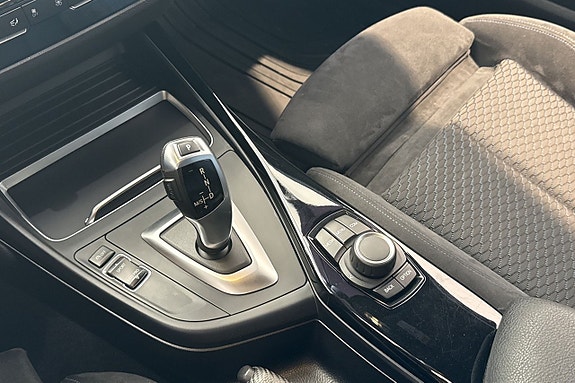 BMW 118i 14 of 30