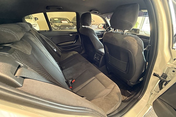 BMW 118i 11 of 30