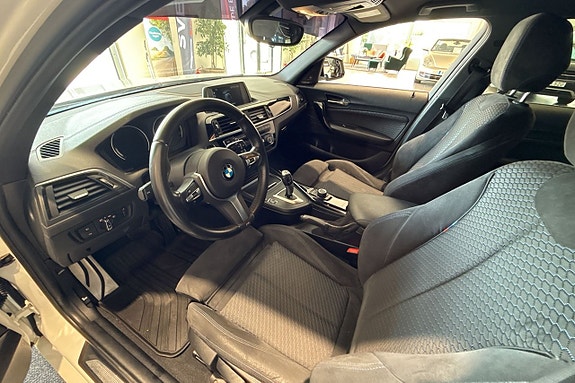 BMW 118i 13 of 30