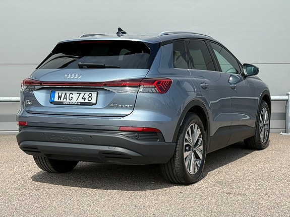 Audi Q4 e-tron 3 of 5