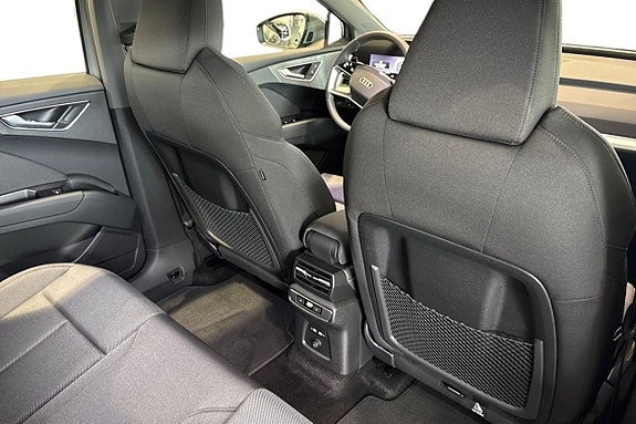 Audi Q4 e-tron 22 of 27