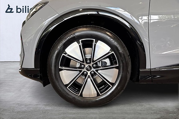 Audi Q4 e-tron 25 of 27