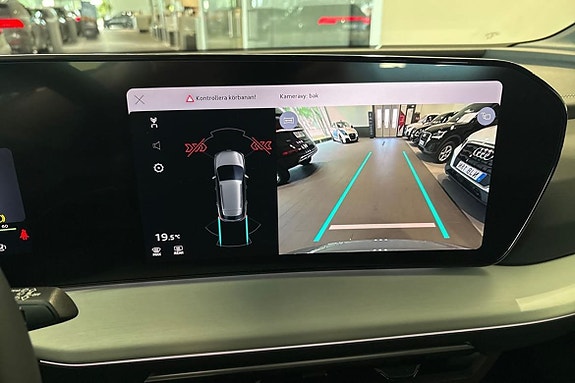 Audi Q4 e-tron 13 of 27
