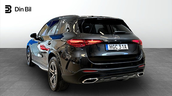 Mercedes-Benz GLC300 3 of 5