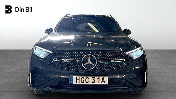 Mercedes-Benz GLC300 4 of 5