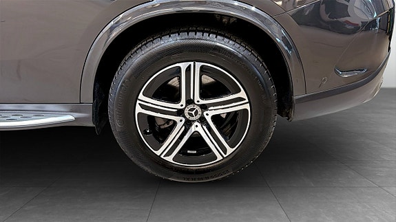 Mercedes-Benz GLC300 6 of 22