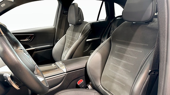 Mercedes-Benz GLC300 8 of 22