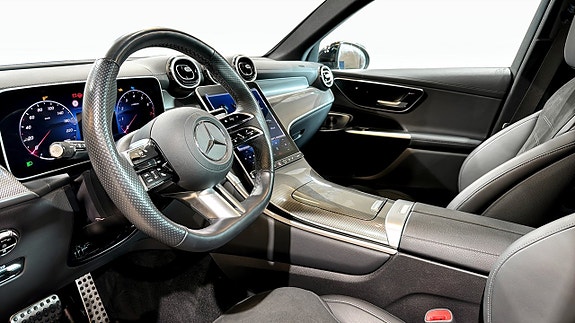 Mercedes-Benz GLC300 7 of 22