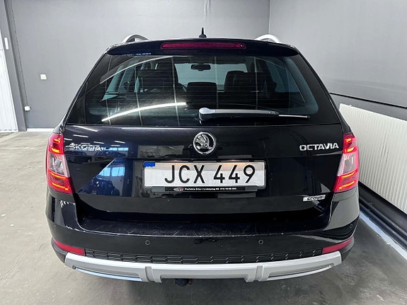 Skoda Octavia Scout 7 of 20